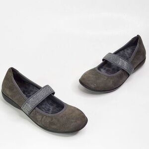 Vionic Womens Orthaheel Days Fern Suede Slip On Mary Jane Shoes Size 6 Flat